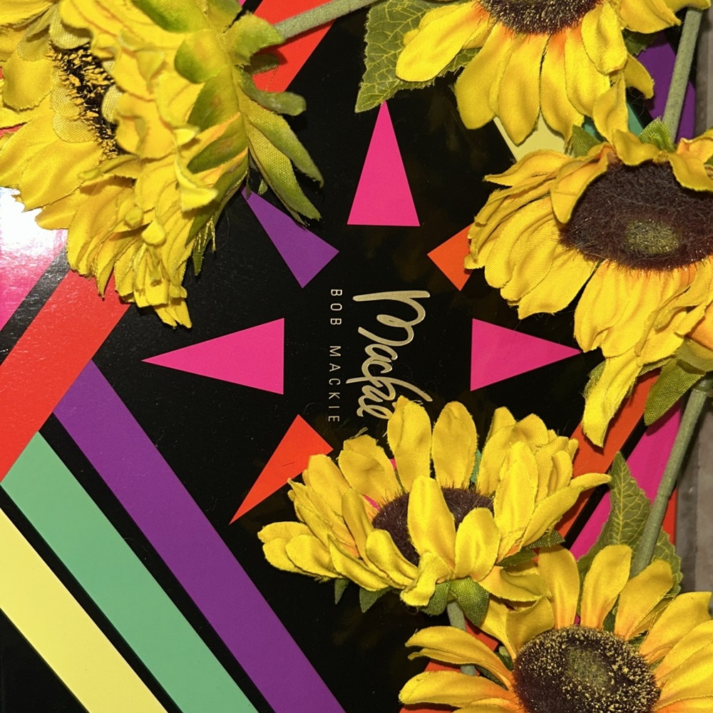 Bob Mackie Sunflower and Geometric Pattern